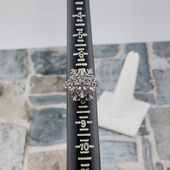 Silver Plated Cubic Zirconia Snowflake Spinner Ring Size 7 MSRP $150 - Picture 7 of 8